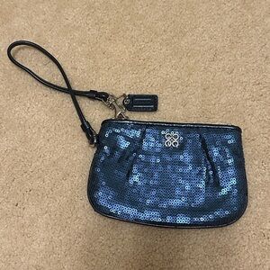 SPARKLY BLUE COACH WRISTLET VINTAGE